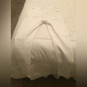 7 for All Mankind Woman’s white slim illusion skinny Jeans size 28